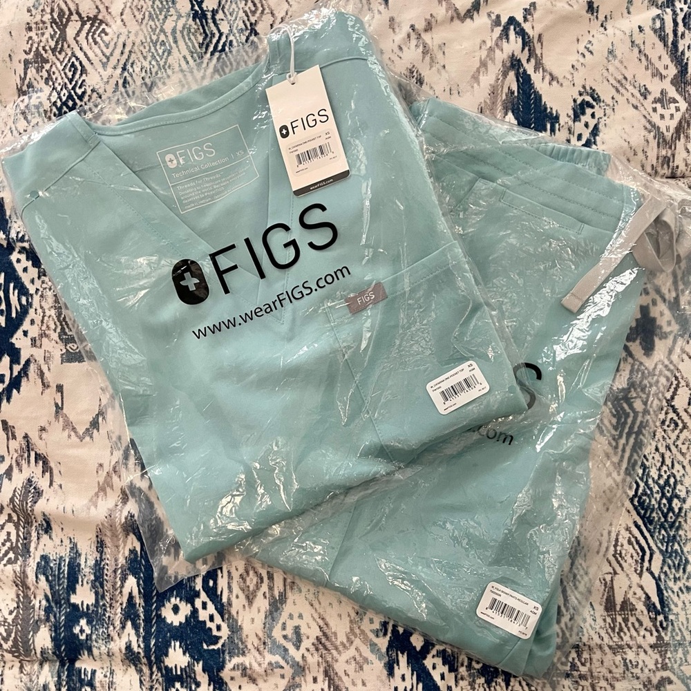 Figs Scrubs Sea Glass
